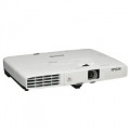 VIDEOPROIETTORE EPSON EB-1750 3LCD XGA 2600/2000:1 set di cavi borsa morbida 1ﾸ7 kg Altoparlante 1W